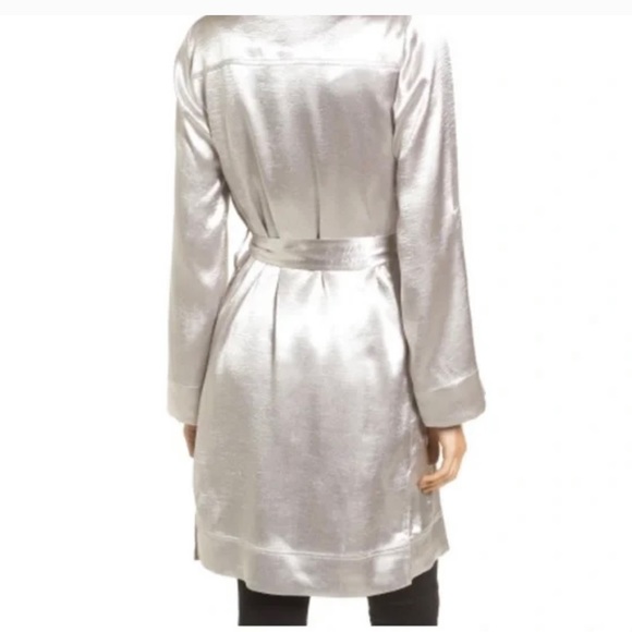 Line and Dot Women’s Shiny Silver Reue Jacket / Robe Size XS - Picture 2 of 11